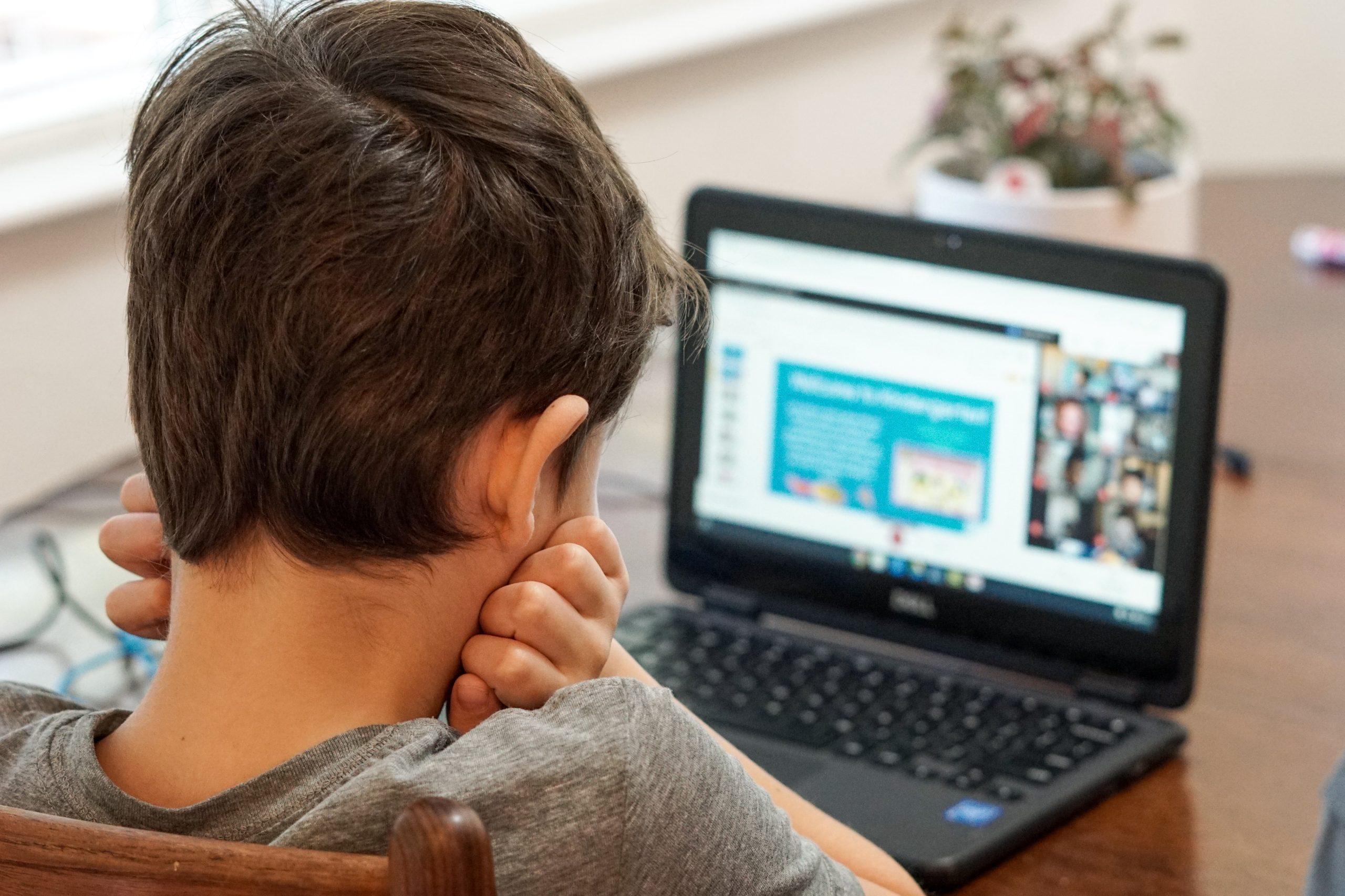 Internet and online safety tips for parents and kids